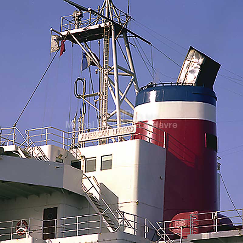 Photo cheminée navire American Légend
